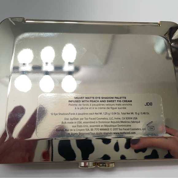 Too Faced Just Peachy Palette - Picture 4 of 5